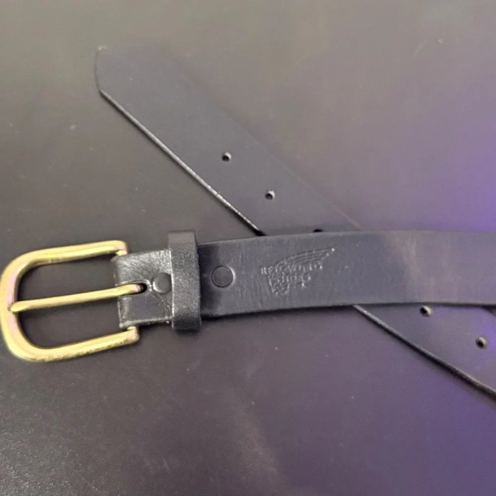 Red Wing Black Leather Belt Solid Brass Gold Buckle Mens 42 USA 96504 Workwear